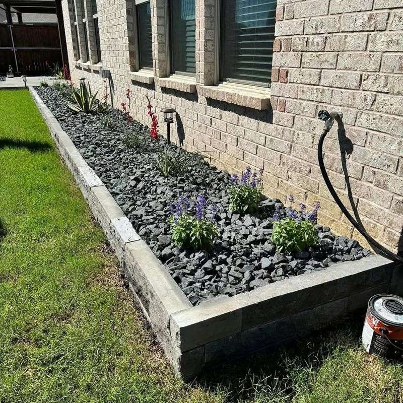 Mulch With Gravel Or Stones
