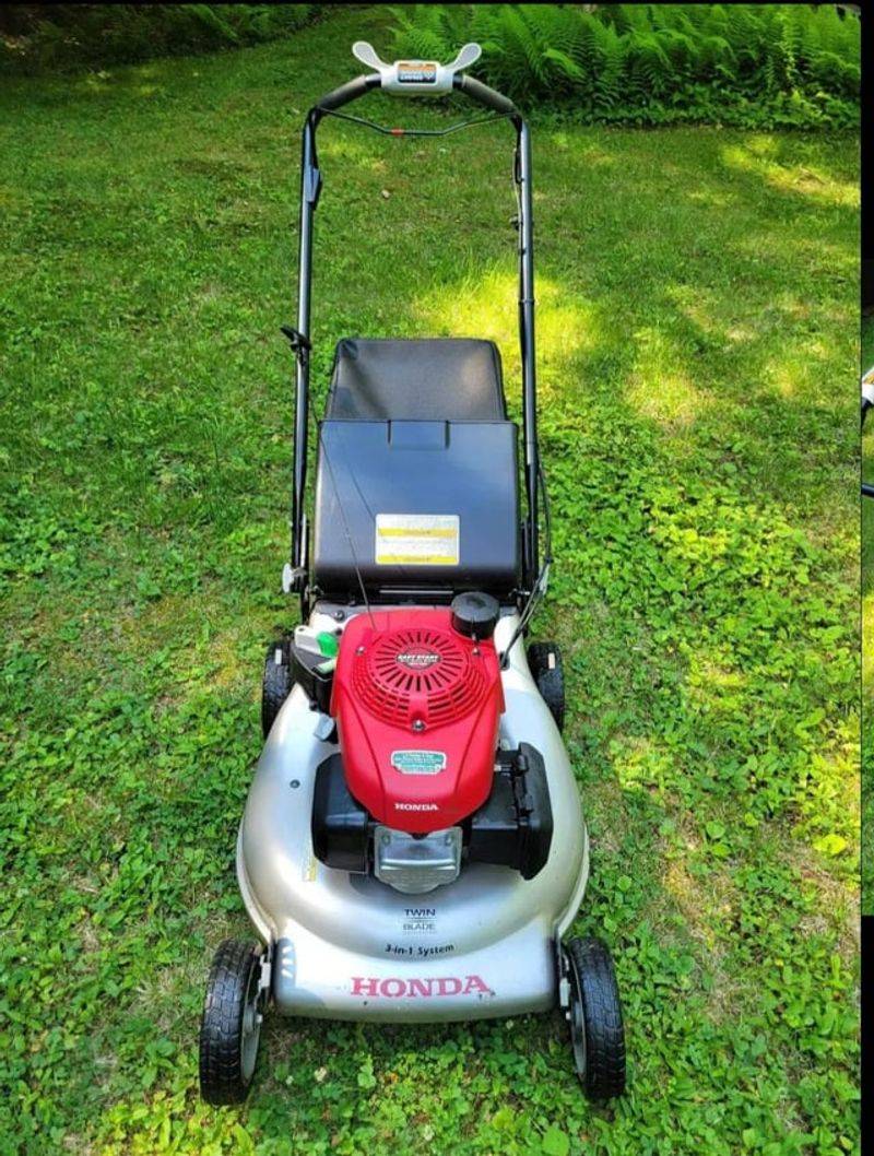 Gas-Powered Lawnmowers