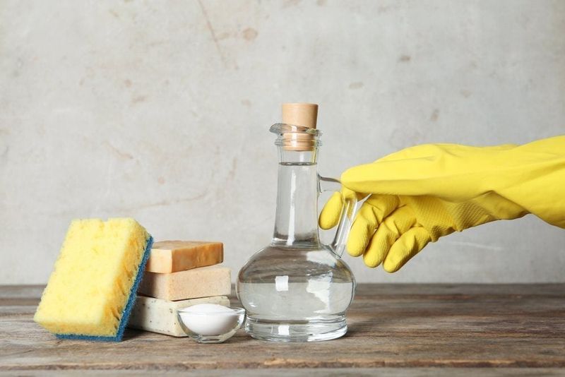 13. Vinegar And Lemon Mixture