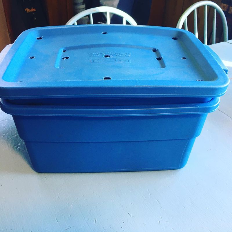 Plastic Storage Tote Bin