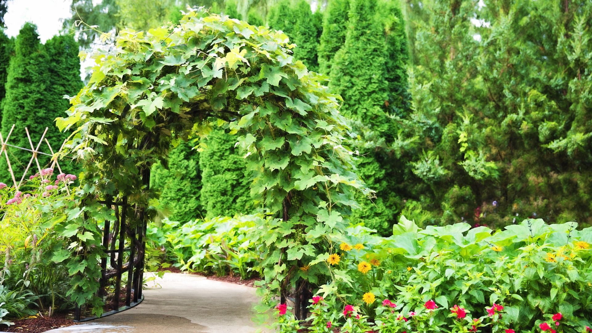 18 Simple Garden And Porch Upgrades That Instantly Boost Curb Appeal
