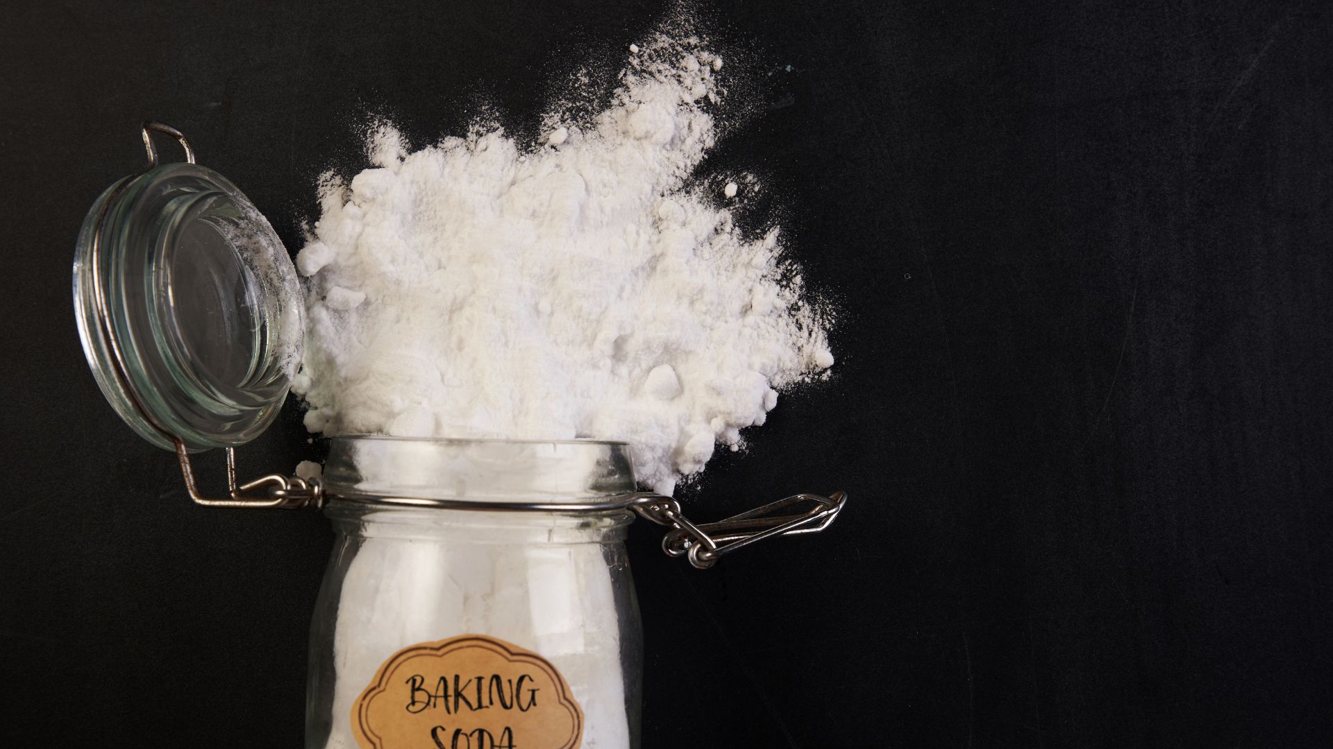 19 Common Garden Plants That Love A Sprinkle Of Baking Soda (And How To Use It Right)
