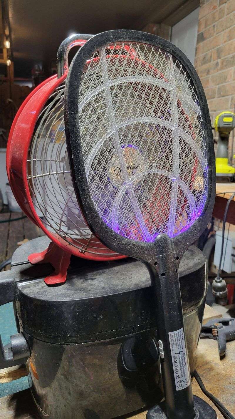 Fan-Powered Netting Trap