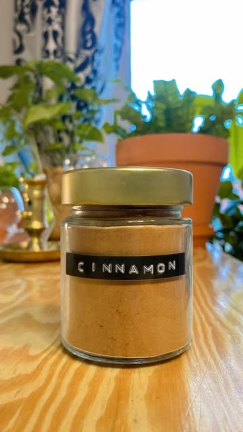 Cinnamon Powder Sprinkle