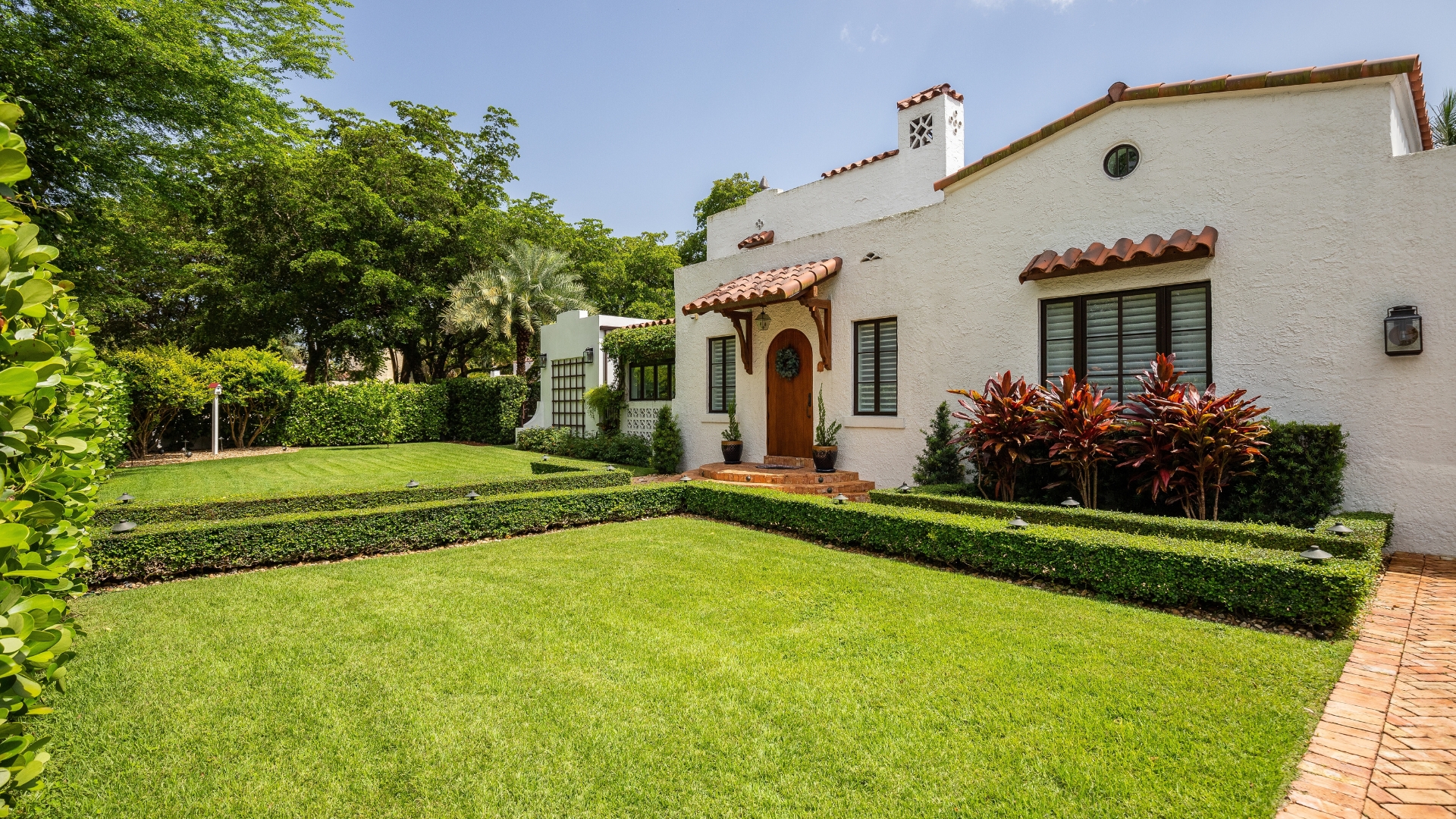 Common Yard Features That Could Soon Be Banned In California Neighborhoods