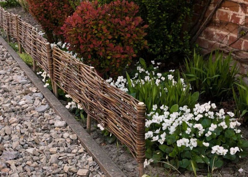 Woven Willow Branch Border