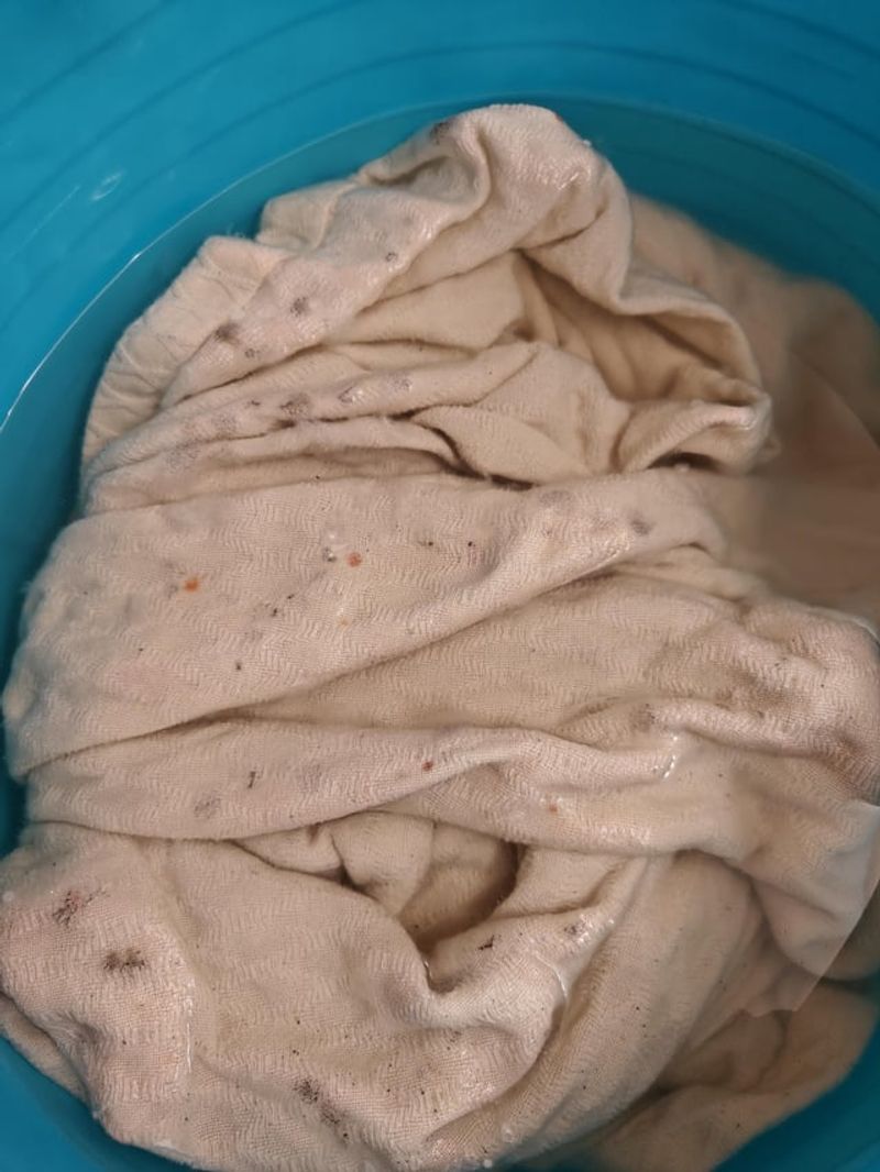 Try Vinegar-Soaked Rags