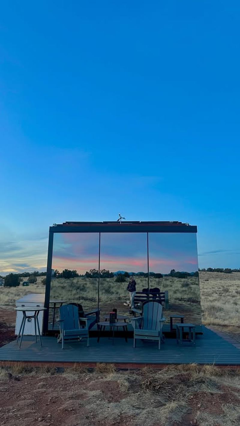 Stargazer's Desert Retreat
