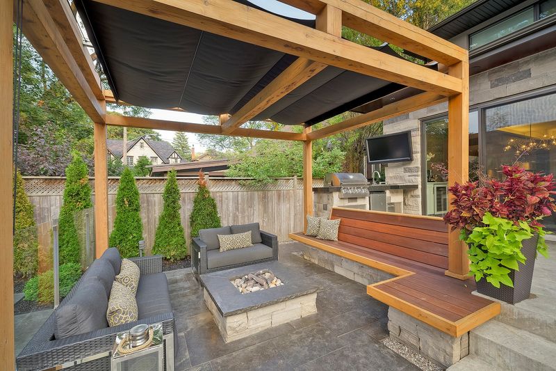 Pergola With Retractable Canopy
