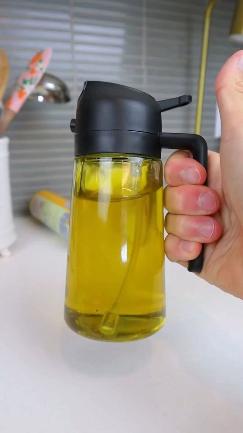 Vegetable Oil: Suffocating Spray