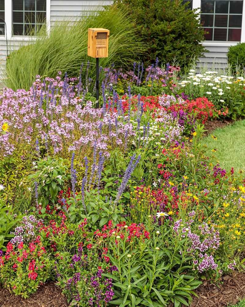 Mix Annuals With Perennials