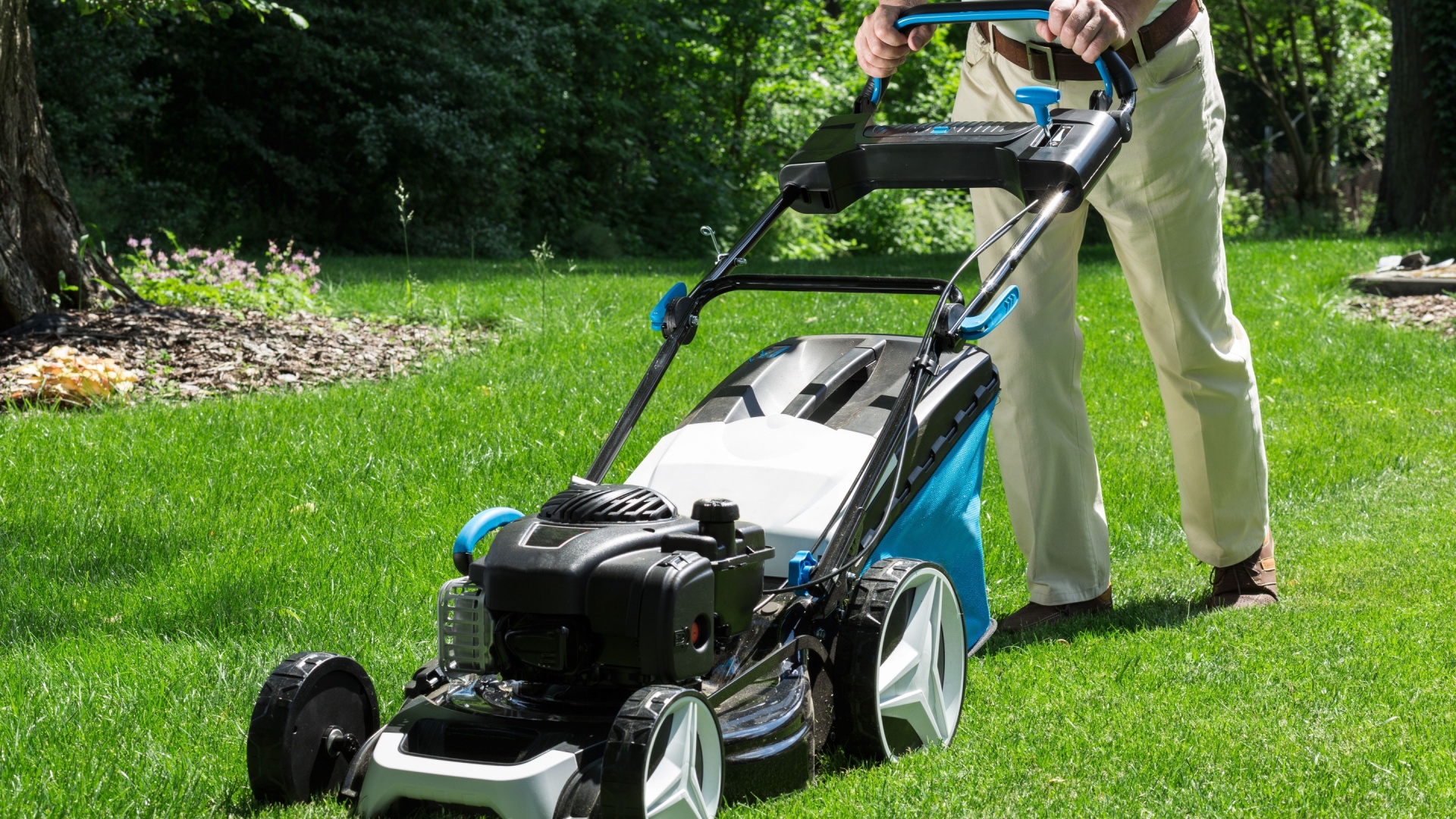 Lawn Mowing Rules Arizona Homeowners Break Without Realizing It