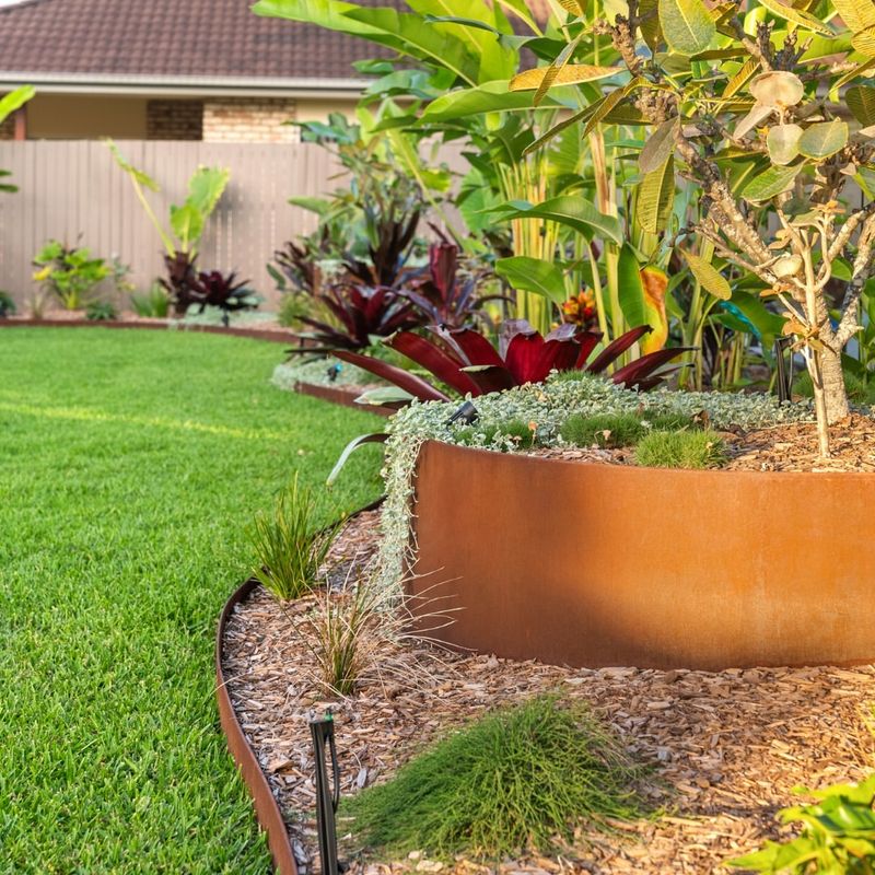 Define Garden Edges