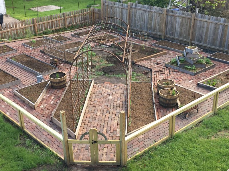 Four-Season Interest Beds