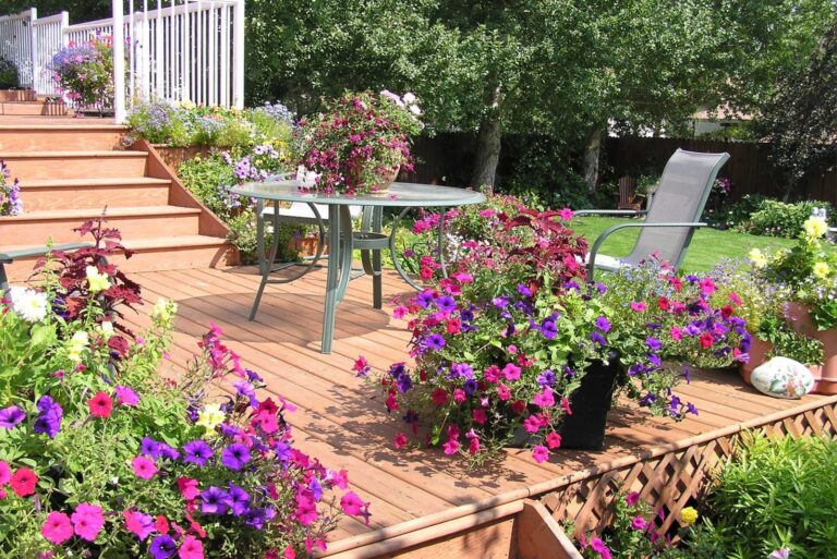 summer patio container flower garden (featured image)