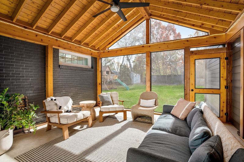 Screened Porch For Bug-Free Enjoyment
