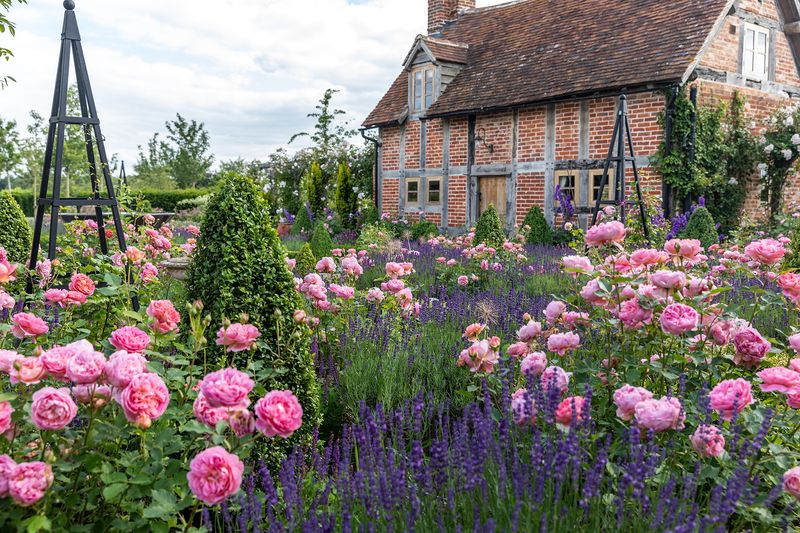Historical Property Landscaping