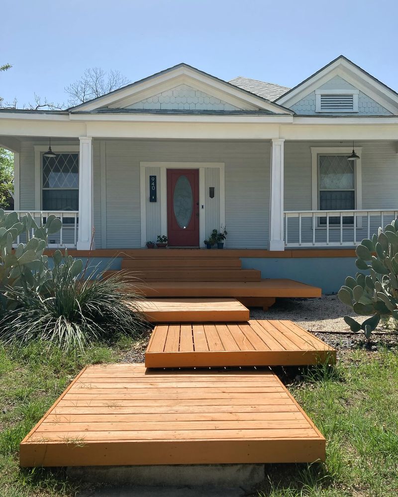 Staggered Deck Platforms