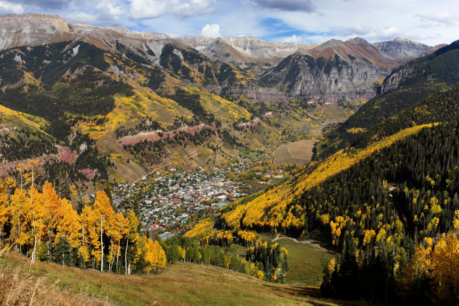 Golden Aspen Trees Light Up These Villages In Colorado Every Fall