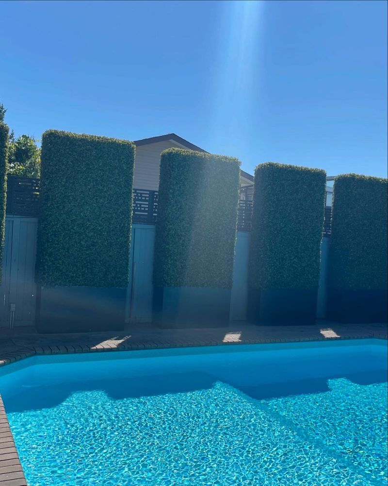 Poolside Living Dividers