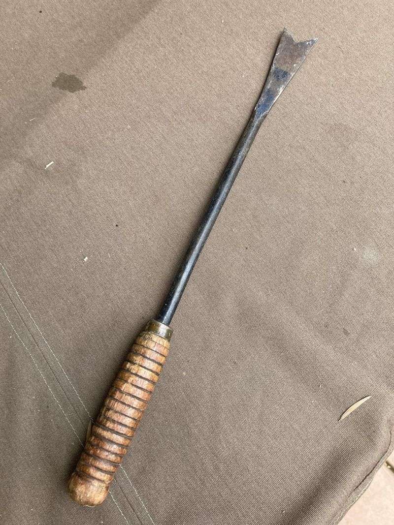 Long-Handled Weeder