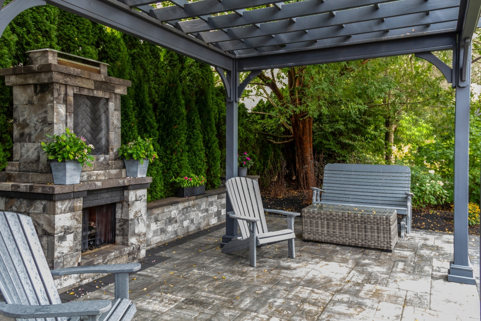 backyard oasis landscape design (featured image)