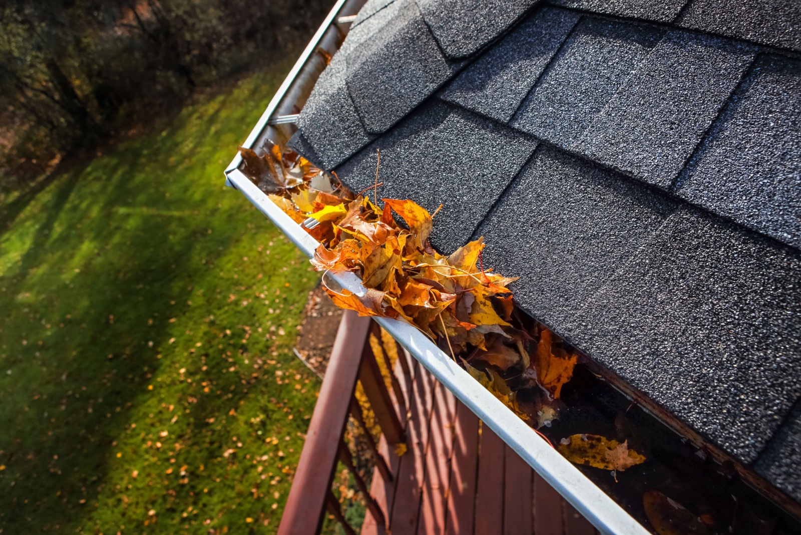 How To Keep Gutters Clear Without Climbing Ladders In Oregon