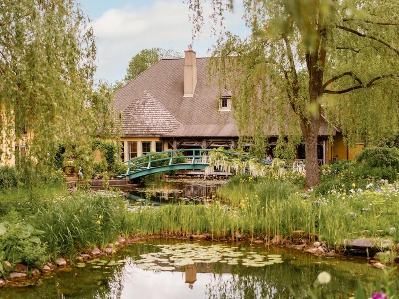 Skaneateles' Lakeside Botanical Haven