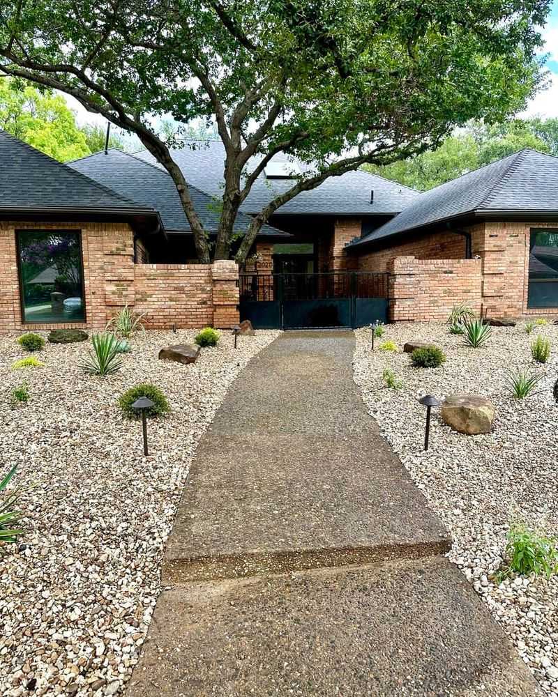 Xeriscaping With Stone Mulch