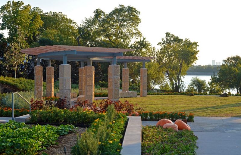 Outdoor Event Lawns And Garden Views