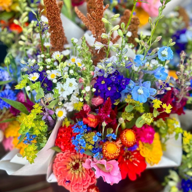 Vibrant Arts and Crafts Market