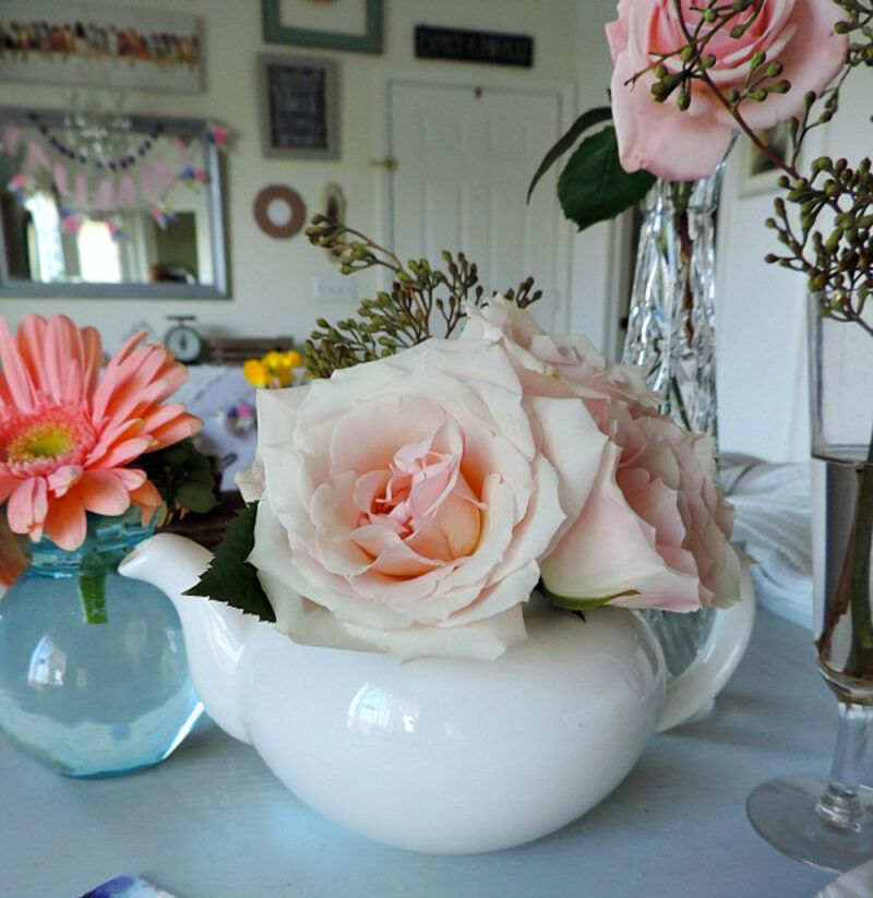 Miniature Rose Teacup Display