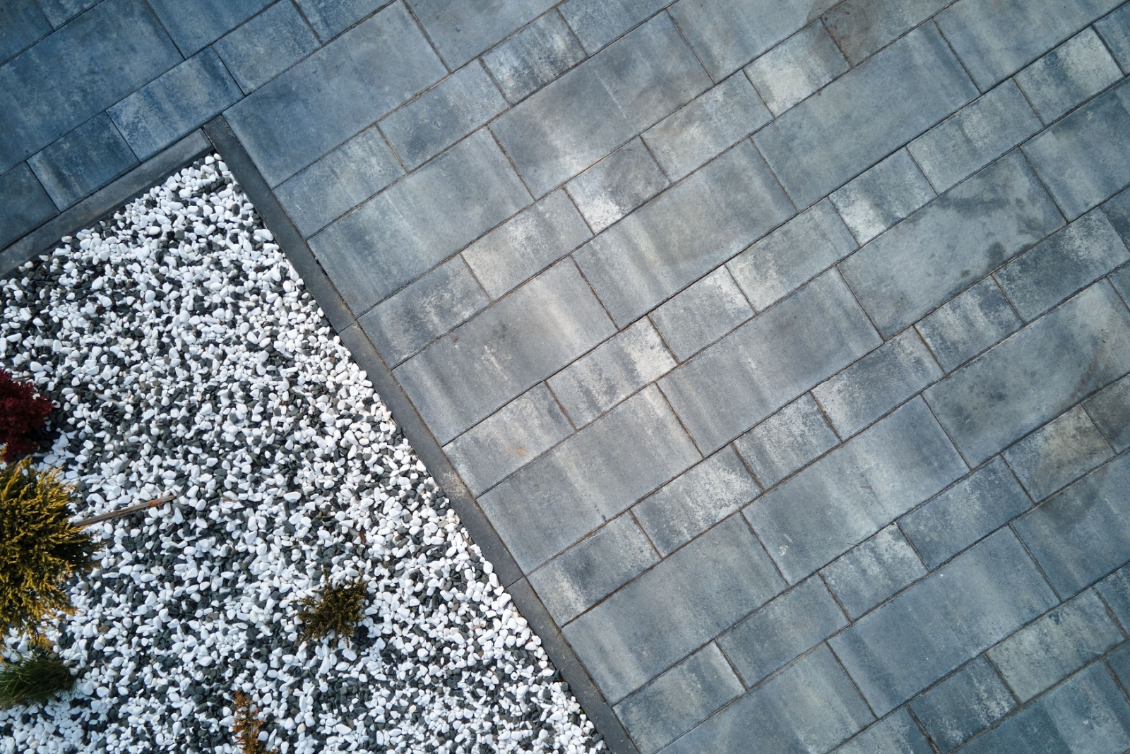 The Best Low-Maintenance Driveway Borders In Arizona