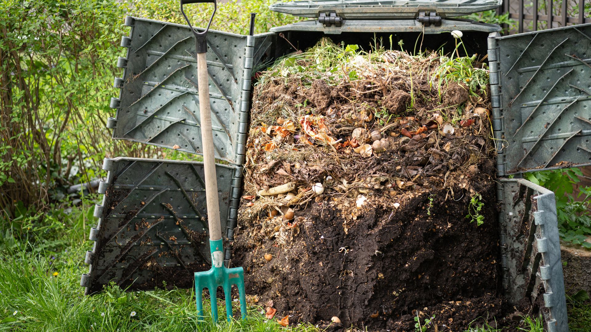 These Common Compost Mistakes Are Wrecking Soil In Ohio Gardens