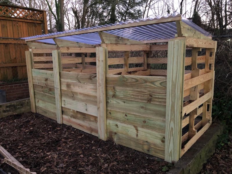 Roof-Topped Composter