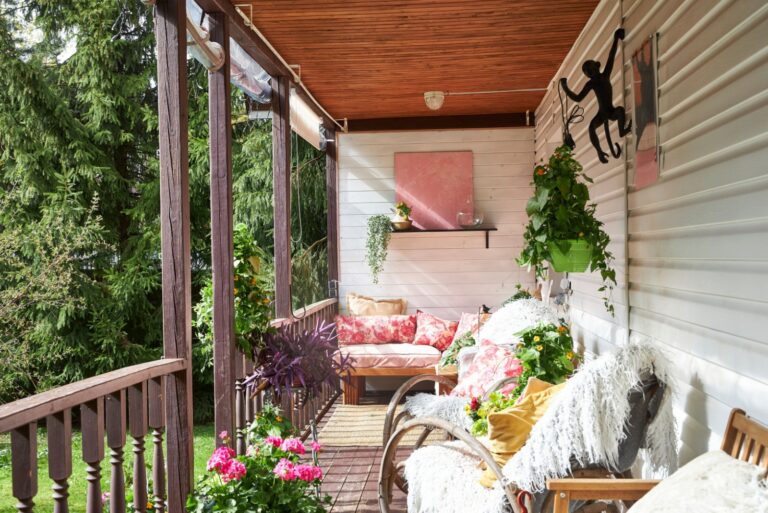modern front porch in summer (featured image)