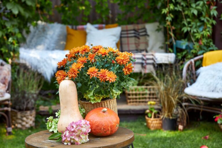 fall garden decor