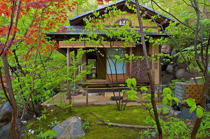 Authentic Tea Houses And Ceremonies