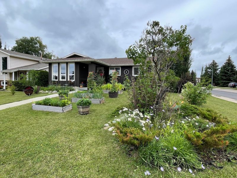 Front Yard Vegetable Gardens