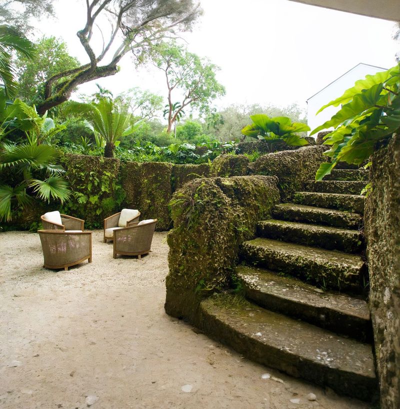 Living Coral Stone Walls