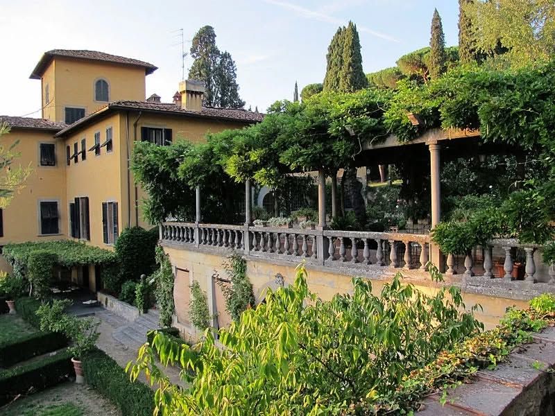 Villa Romana Gardens