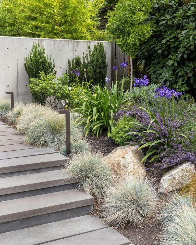 Grass-Filled Staircase Nooks