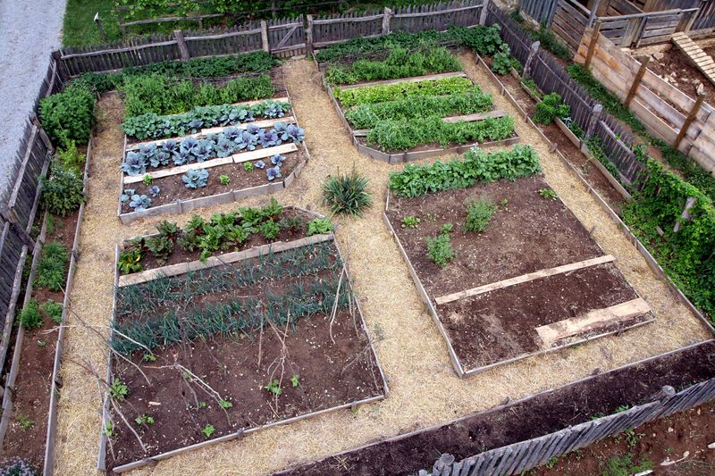 Four-Square Garden Design Lives On In Amish Country