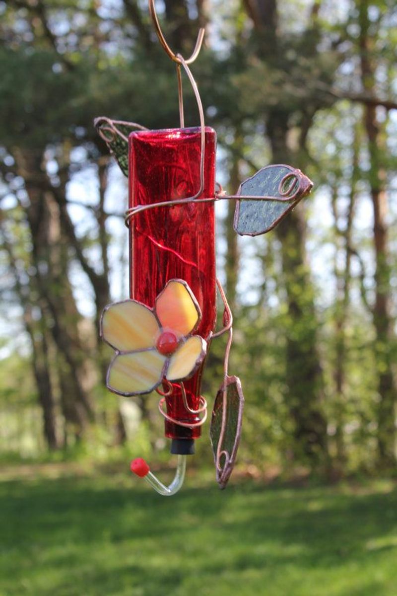 Window-Mounted Tray Feeder