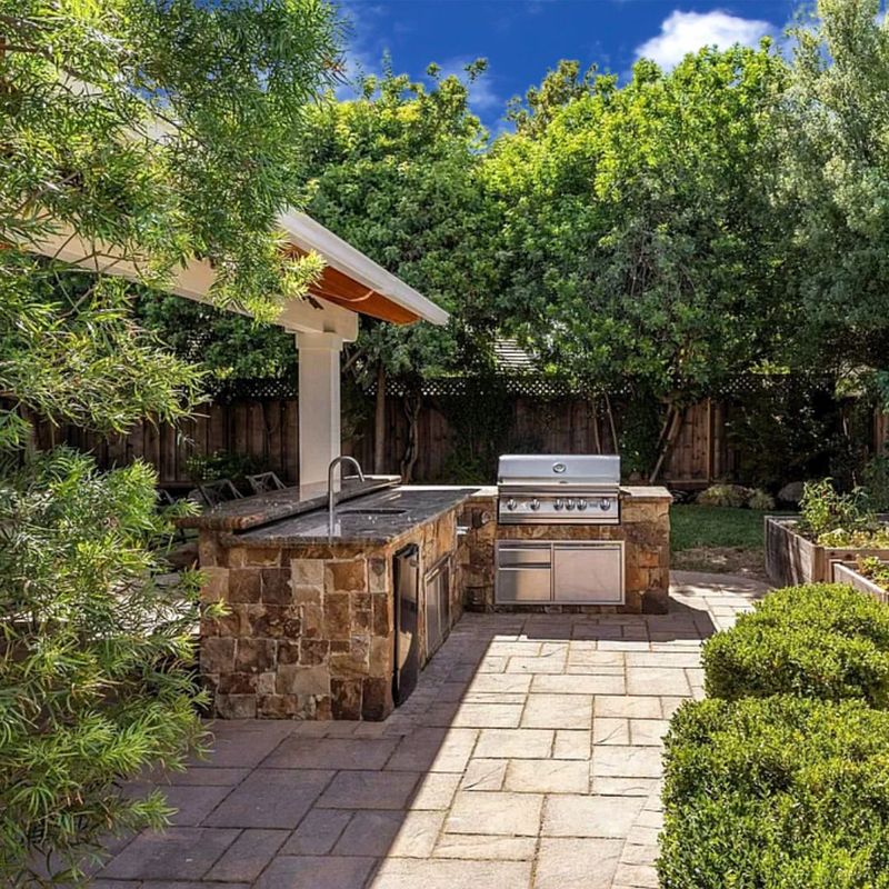 Outdoor Kitchens