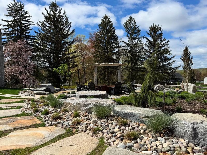Native Fieldstone Arrangements