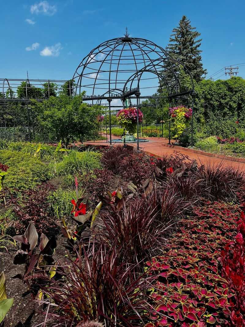 Munsinger & Clemens Gardens