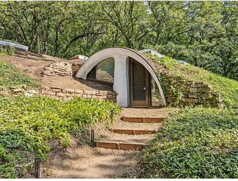 Hobbit-Inspired Earth Shelter