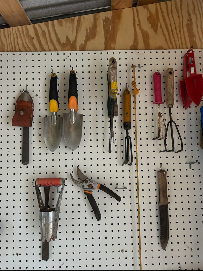 Prepare Garden Tools For Storage