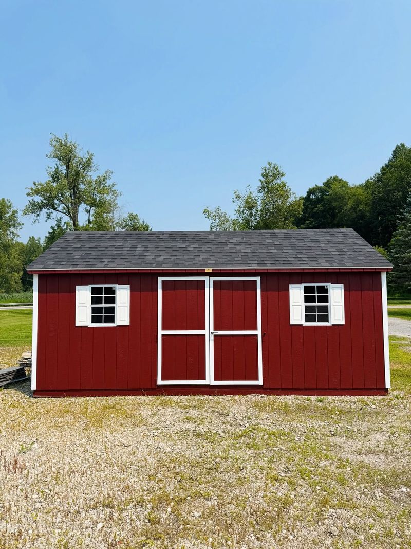 Classic Red Barn Mini